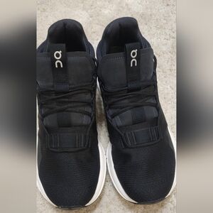 Womens Cloud Nova Size 8